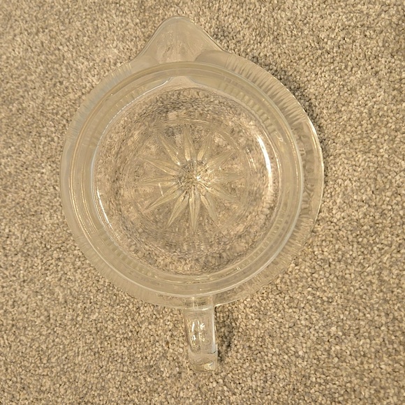 Vintage 1930’s Anchor Hocking Reamer/Citrus Juicer with Ribbed Handle and Spout - Picture 3 of 5